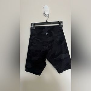 Black Camo Align Shorts Size 6